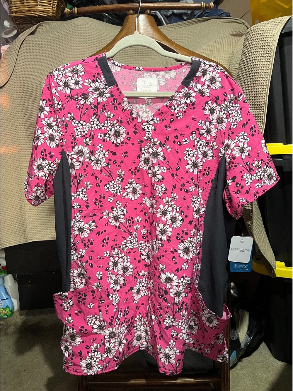 Extra large (xl) iflex Cherokee scrubs